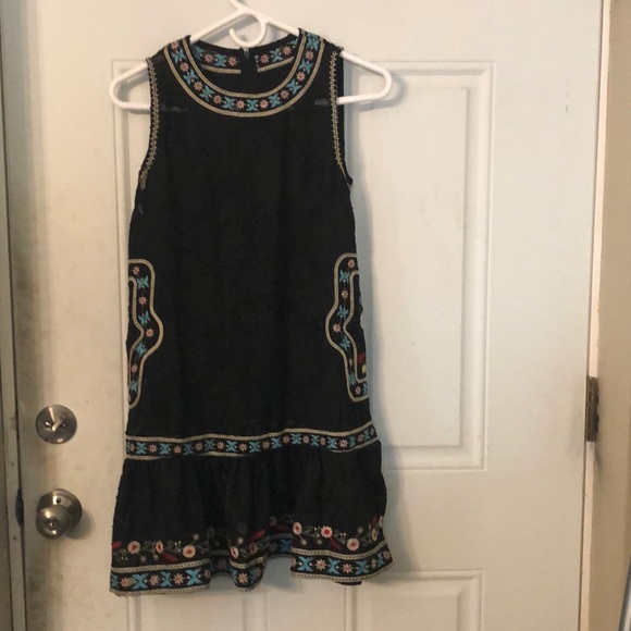 Chicwish Embroidered Floral Sleeveless Black Overlay Dress - Picture 6 of 13
